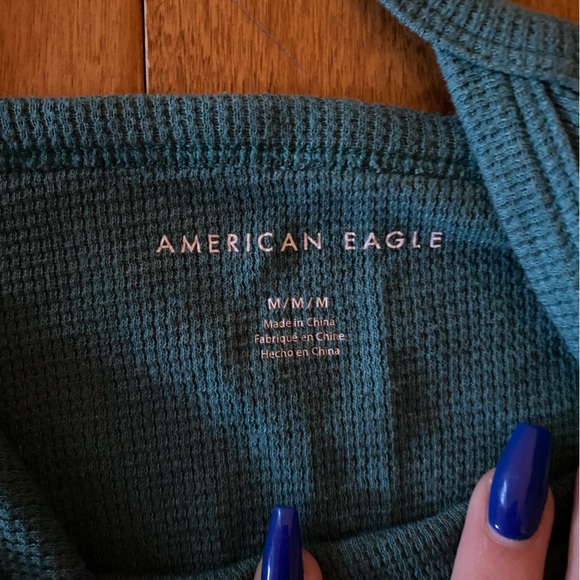 🛍️ 4/$25 Cropped tank - Picture 2 of 2